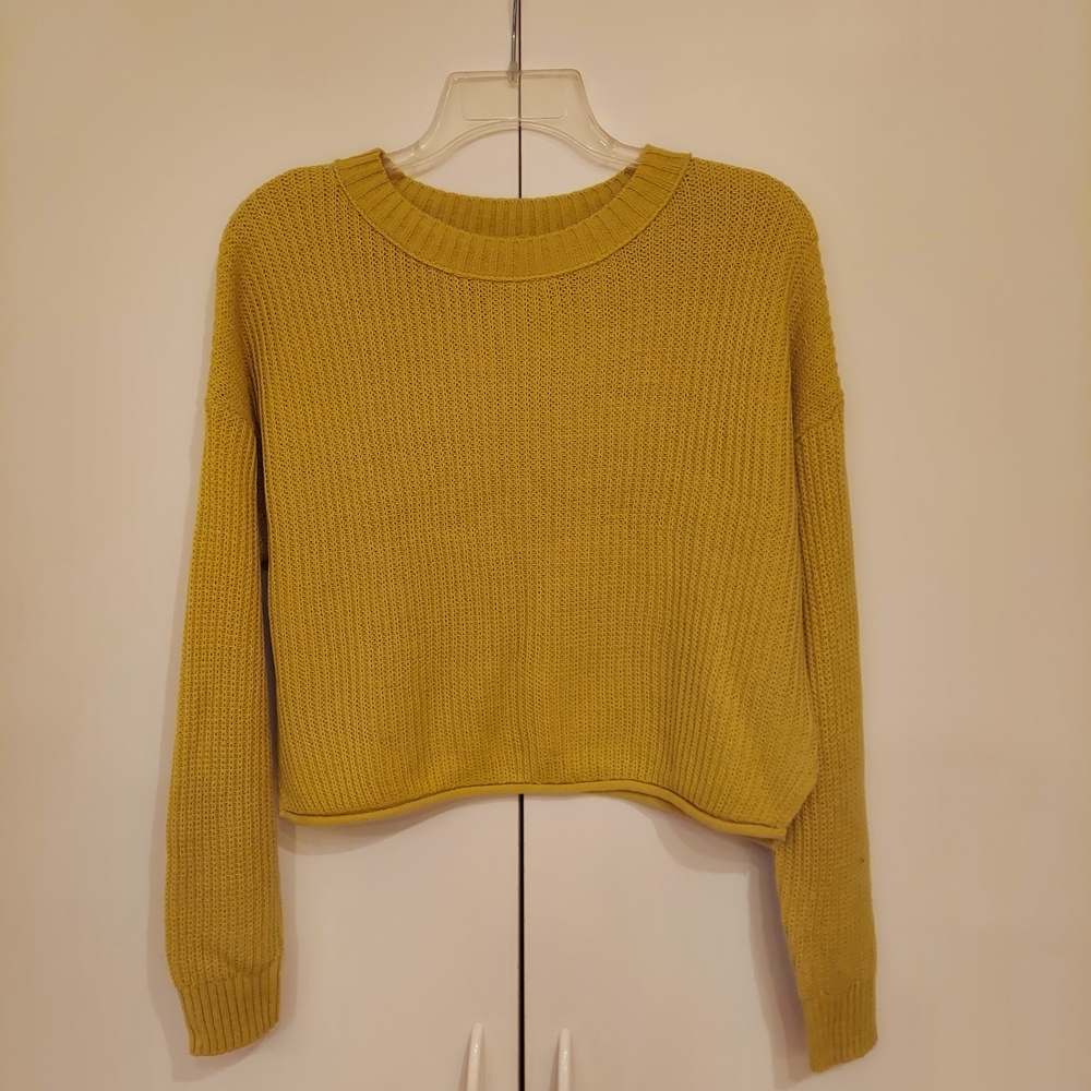 Wild Fable woman's top. Size M. Cotton / acrylic. Lightweight. Soft. Comfortable